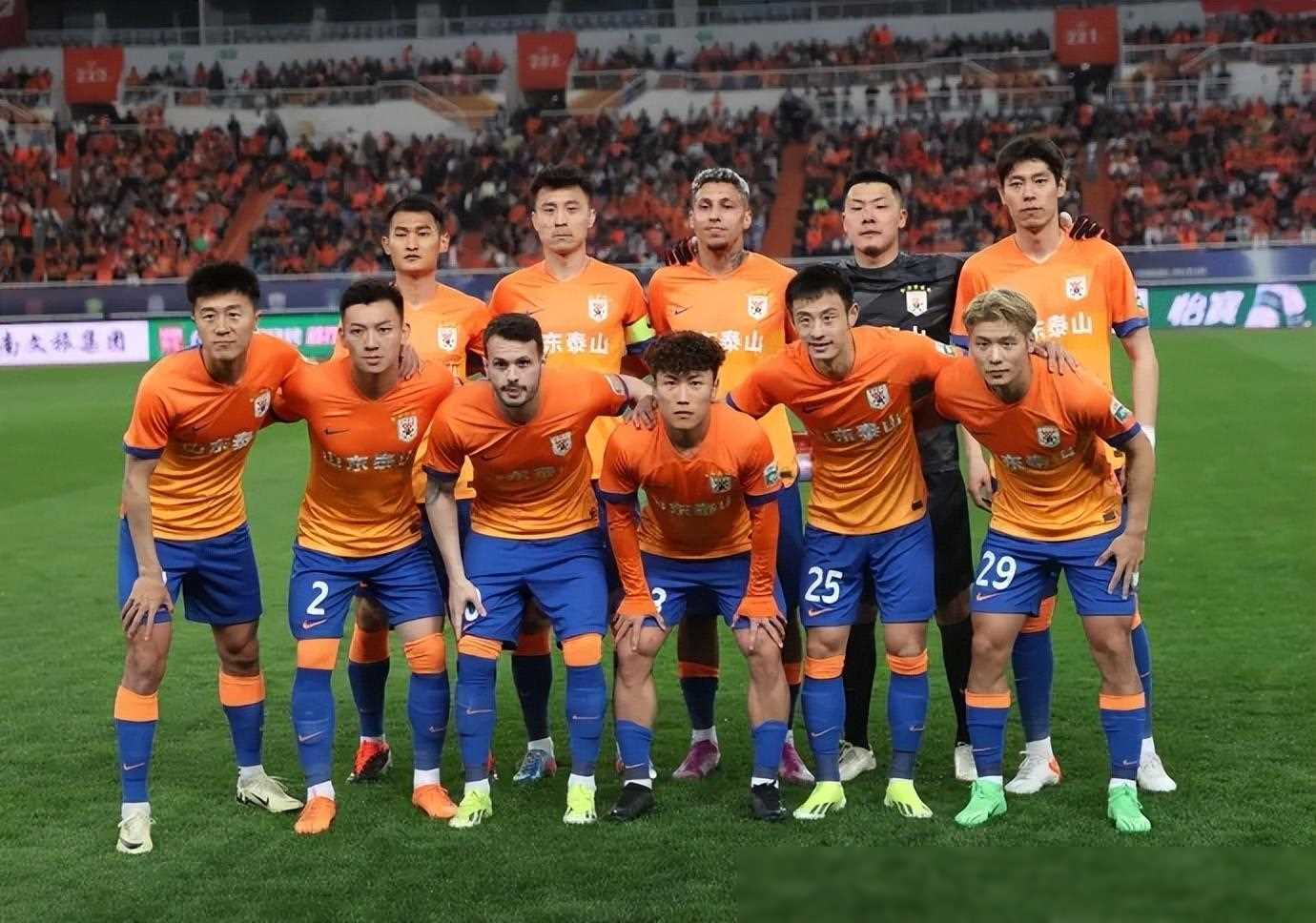 北京队球员努力奋斗全力以赴