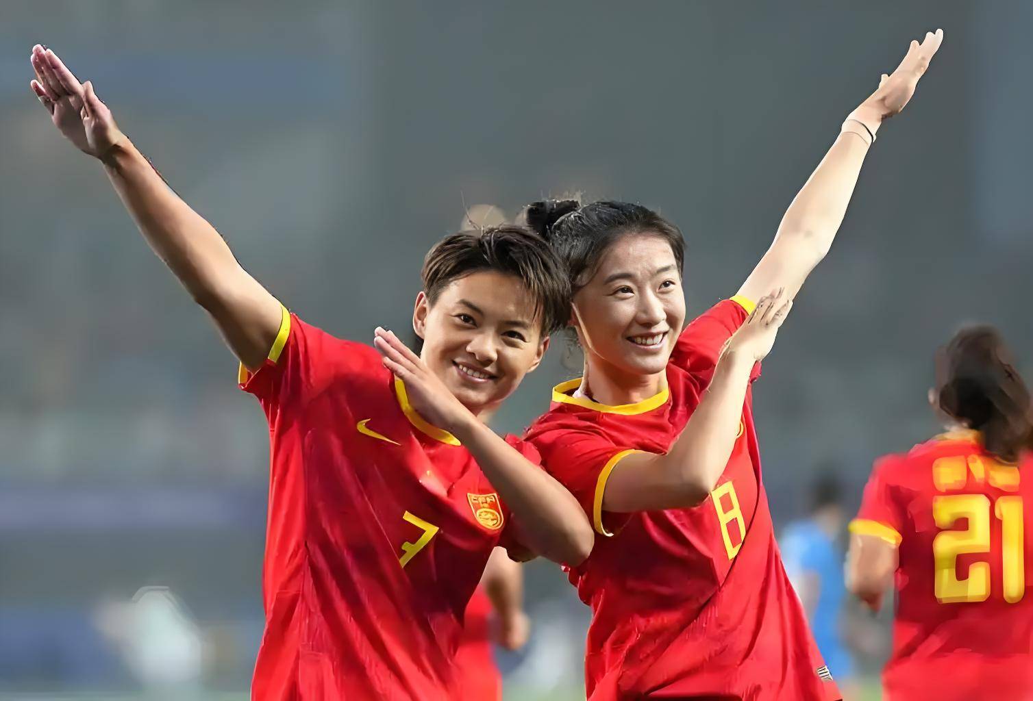 东亚杯-补时险失球中国女足雨战0-0日本队无缘冠军的简单介绍